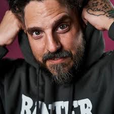 Sean Hampson's Instagram, Twitter & Facebook