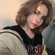 pin ot polzovatelya sara gorgani na doske صور شخصيات واقعيه v 2020 g korotkovolosye devushki volosy v stile grandzh idei prichesok