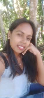 Don't be afraid of losing people. ۲ Don't be afraid of losing people. Be  afraid of losing yourself by trying to please everyone around you.