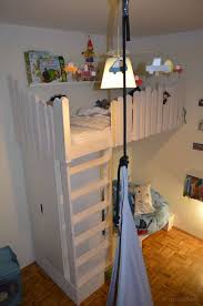 Klar, einen fertigen bausatz im internet oder bei ikea zu kaufen ist schnell gemacht, muss dann aber auch erst noch aufgebaut. Tutorial Hochbett Selber Bauen Textilsucht