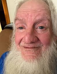 Lukas Russell's Instagram, Twitter & Facebook