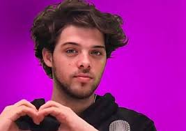 Esta vez, la meta a lograr es mucho más para colaborar con la causa, se puede ingresar al perfil de instagram @todosconemmita o a la cuenta de santi maratea, quien día a día publica cómo. Santi Maratea Consiguio Los 2 Millones De Dolares Para Emmita