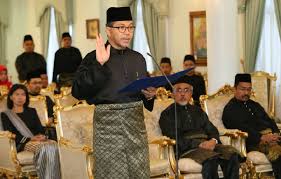 Senarai penuh nama anggota jemaah menteri dan timbalan menteri anggota kabinet malaysia yang terkini terdiri daripada seorang perdana menteri, tiada timbalan perdana menteri, empat menteri kanan, 27. Krisis Politik Perlis Raja Perlis Tak Mahu Lantik Orang Yang Hanya Jadi Puppet Soscili