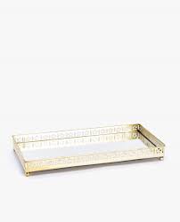 Zara home is a company that belongs to the spanish inditex group dedicated to the manufacturing of home textiles. Blagdanske Dekoracija Zara Home Pladanj Journal Hr