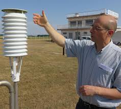 Find hotels in indre et loire, fr. Tours Le Directeur De La Station Meteo France Decrypte La Canicule