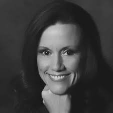 Leila Murray's Instagram, Twitter & Facebook