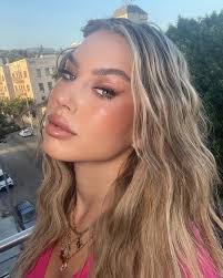 Sabrina Wilbert's Instagram, Twitter & Facebook