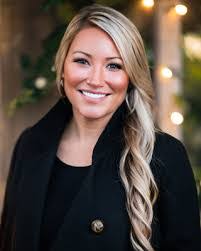 Carolyn Harkness's Instagram, Twitter & Facebook