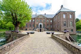In 2010, it became part of the municipality of venlo. Schloss Arcen Kasteeltuinen Arcen