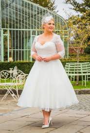 Brechen sie mit der tradition. Brautkleider Fur Mollige Brautkleider Xxl Hochzeit De Brautkleider Fur Hochzeitde Mollige Xxl Kleider Hochzeit Hochzeit Kleidung Braut