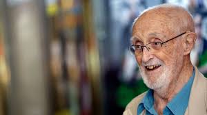 José Luis Sampedro, economista reconvertido en escritor