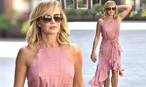 February 16th, 1971 50 yo in bishop's waltham, hampshire, england, uk. Amanda Holden 49 Is Radiant In A Blush Pink Dress Daily Mail Online