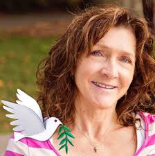 Cleaning chicken house with deep litter method