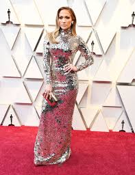 The sleeves are gone, and additional cutouts in the torso provide an even more revealing effect. Jennifer Lopez S 2019 Oscars Red Carpet Dress Shows Off All Her Curves