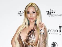 Hier geht's zum neuen musikvideo zu marie: Nackt Im Fernsehen Gina Lisa Lohfink Lasst Sich Bei Adam Sucht Eva Verkuppeln