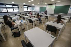 Check spelling or type a new query. Com Volta As Aulas Presenciais Escolas Adotam Sistema Hibrido De Ensino Jovem Pan