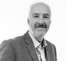 Mike Roe's Instagram, Twitter & Facebook