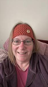 Hi I'm new to this group and fairly new to knitting. I'm looking for a free  headband pattern- with a bit of design to it but nothing too complicated.  Thank you