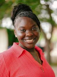 There's nothing like being outdoors with the women I grew up with 🥹💕 On  this hike we had the full dream team: my mom, my three little sisters, and  our cousin Lynsie—aka
