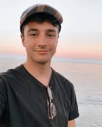 Samuel Patterson's Instagram, Twitter & Facebook