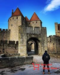 Actions Speak Louder Than Words Castle History Man Travel Bag Special Alice In Wonderland Costume Wonderland Costumes Alice In Wonderland