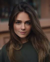 Fancy, tattooed & heterochromia gend. Pin By Jesus On Jessy Hartel Brown Hair Brown Eyes Girl Brown Hair Blue Eyes Brown Hair Brown Eyes