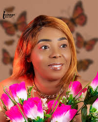 Spesyal photo studio: 3 foto pou 2000 goud 4 foto pou 2500 goud Lè yon moun  fè 8 foto li ap jwenn 2 gratis Dekorasyon