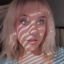 Grace Arnett's Instagram, Twitter & Facebook