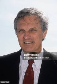 4,572 Alan Alda Photos & High Res Pictures