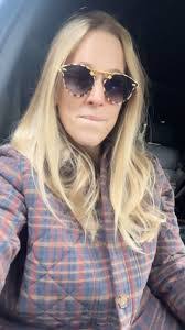 Shellie Harris's Instagram, Twitter & Facebook