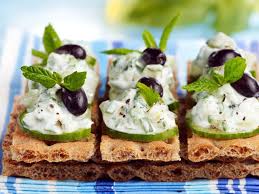 Canapes De Concombre Recettes Recette Recette Tzatziki Recettes De Cuisine