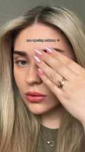 Ani Robledo's Instagram, Twitter & Facebook