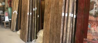 Grand Arrivage De Plateaux Anciens En Bois Esprit Vieux Bois Le plateau d'équilibre bomboléo comme la plupart de nos jeux en bois est fabriqué à la main de manière artisanale. grand arrivage de plateaux anciens en