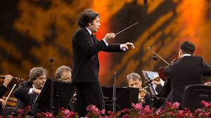Inscríbase para recibir el boletín electrónico de gustavo. Concert Gustavo Dudamel Conducts Tchaikovsky And Brahms Medici Tv
