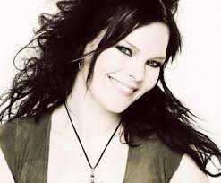 Sono così grato per il tempo di Anette nei Nightwish, dalle sue  collaborazioni con altri artisti che forse non sarebbero avvenute senza  quel legame, agli album che ha realizzato con loro; ascoltare