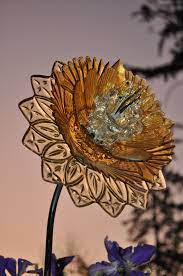 Glass flowers for garden budget glass flower garden art sasafras flowers contemporary incredible diy glass garden flowers backyard projects birds Glass Flower By Wa Artist Beautiful Maybe I Could Use This For Some Diy Inspiration Ebay Store Glass Garden Flowers Glass Garden Art Glass Flowers