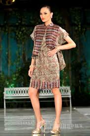 Pin Di Kebaya Indonesia