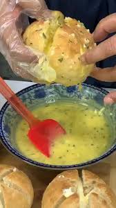 Kulit ayam krispi pedas ini dijamin akan membuat anda ketagihan. Simplysugar Korean Cream Cheese Garlic Bread Live 234