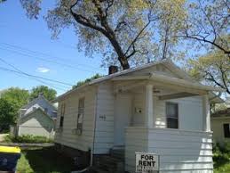 Riverwalk House In Mishawaka Southbendstudenthousing Com Rental Property
