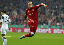 Babası elinden geldiğince diğer aile üyelerine kosova'ya geri gönderecekti, yani xherdan ve ailenin doğum günleri dışında ekstra. Getragenes Fc Bayern Munchen Trikot Von Xherdan Shaqiri