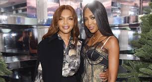 Campbell, 50, shared a photograph of her hand cradling a pair of tiny feet on twitter and instagram on tuesday afternoon. Naomi Campbell Mom Ageless