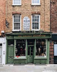 Pin By America Ortega On Nuevo Vintage Storefront Antique Shops Store Fronts