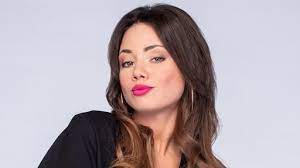 Staffel von rote rosen übernimmt schauspielerin claudia schmutzler als neue rose astrid richter. Anna Mennicken Ist Vivien Rote Rosen Ard Das Erste