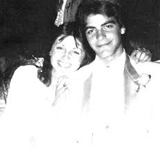 Leonardo wilhelm dicaprio)‏؛ (مواليد 11 نوفمبر، 1974)، ممثلٌ ومنتج أفلام أمريكي، فائز بجائزة الأوسكار عن دوره في فيلم العائد (the revenant) عام 2016 ورُشّح ست مرات أخرى لنفس الجائزة، كما رُشِّح لأربع. Mosalsalatpro Com Ù…ÙˆÙ‚Ø¹ Ù…Ø³Ù„Ø³Ù„Ø§Øª ØµÙˆØ± Ù‚Ø¯ÙŠÙ…Ø© Ù‡Ù„ ØªØªØ®ÙŠÙ„ ÙƒÙŠÙ ÙƒØ§Ù† Ù…Ø´Ø§Ù‡ÙŠØ± Ø§Ù„ÙÙ†Ø§Ù†ÙŠÙ† Ø£ÙŠØ§Ù… Ø§Ù„Ø´Ø¨Ø§Ø¨