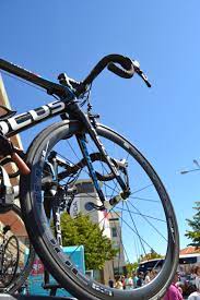 A grande partida da 82ª volta a portugal santander vai revelar na zona ribeirinha, num prólogo com pouco mais de cinco quilómetros de corrida, o primeiro camisola amarela. Volta A Portugal Em Bicicleta Comeca Quarta Feira E Dia 5 De Agosto Chega A Guarda Jornal Terras Da Beira