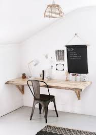 Pellmell Creations Des Idees A Retenir Pour Des Bureaux Bureau Fait Maison Deco Bureau Bureau Dans La Chambre