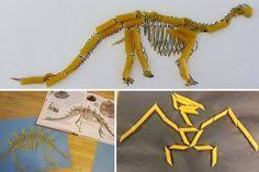 Bricoler Avec Des Pates Alimentaires Creations Sur Le Theme Des Dinosaures Projets De Dinosaures Dinosaure