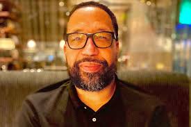 Shane Dotson's Instagram, Twitter & Facebook