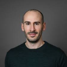 Buffer analyzed 72,000 Linkedin posts. The finding? Replying to comments  boosts your engagement by 30%. And yet