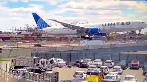 New video shows United Airlines flight strike bakery truck, pole during Newark landing